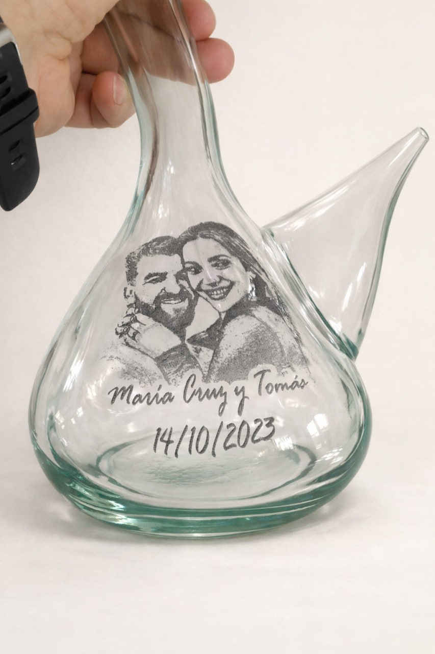 Porron personalizado con diseno elegante